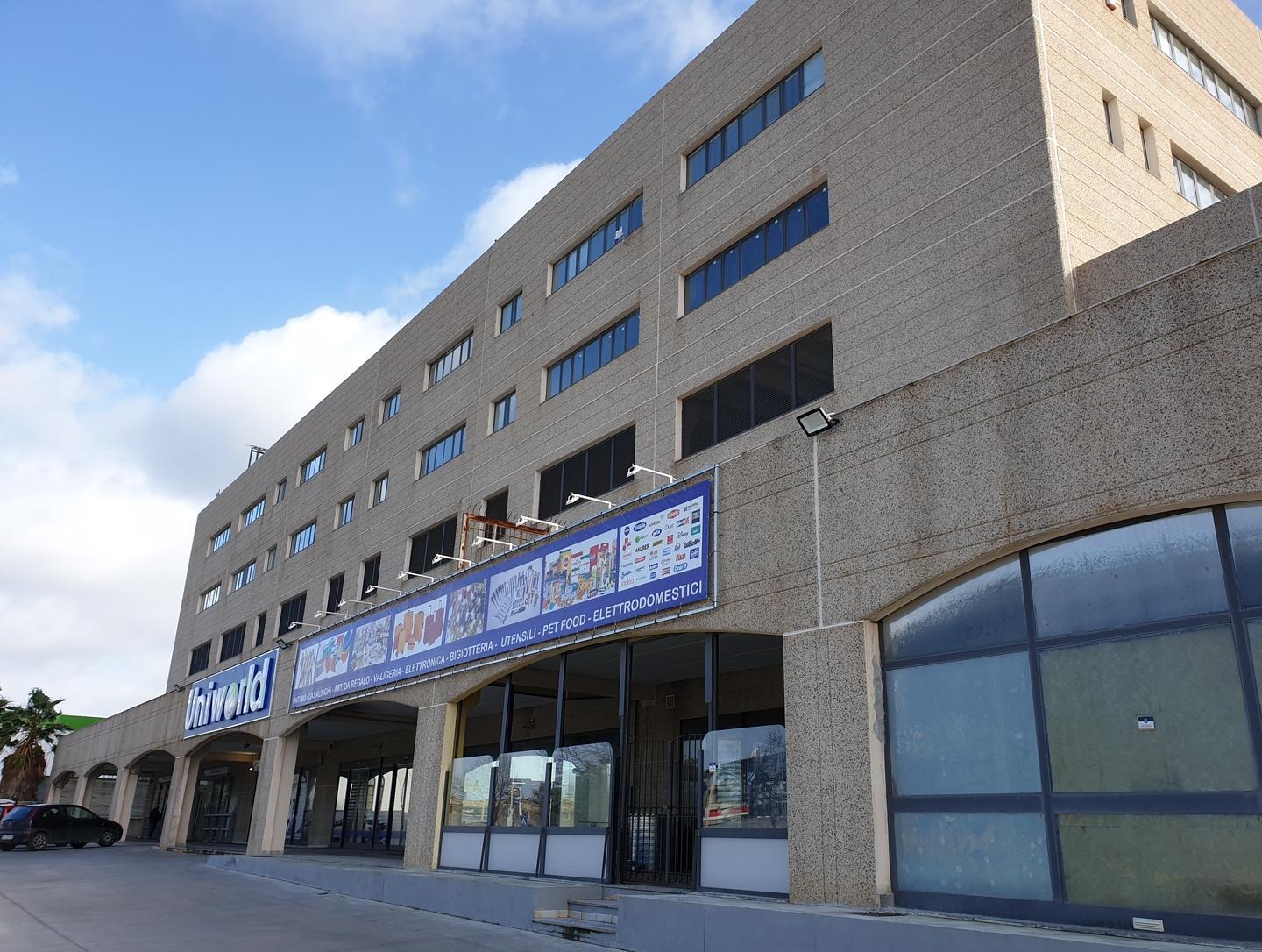 Commercio a Sassari, Predda Niedda è sempre più Chinatown 