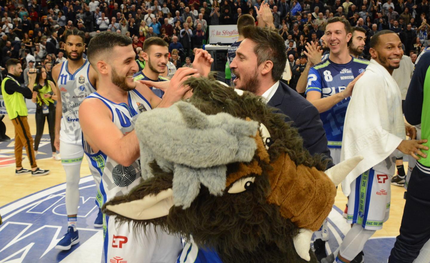 Strepitosamente Dinamo la capolista finisce al tappeto 