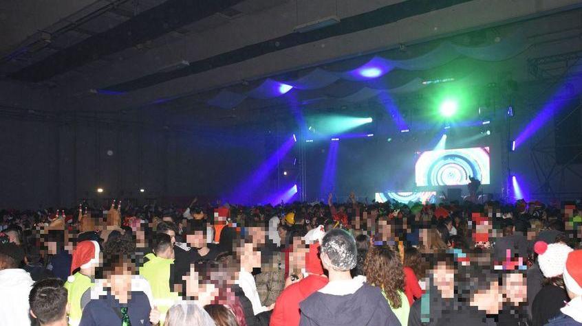 Alcol, malori e rissa alle Fiere di Reggio nel Random party con 3.000 giovanissimi