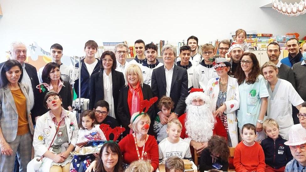 I baby calciatori del Maranello in visita ai bimbi dell’ospedale