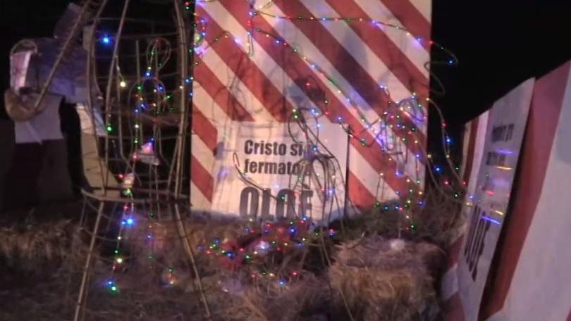 "Cristo si è fermato a Oloè": dura protesta sul ponte chiuso dal 2013