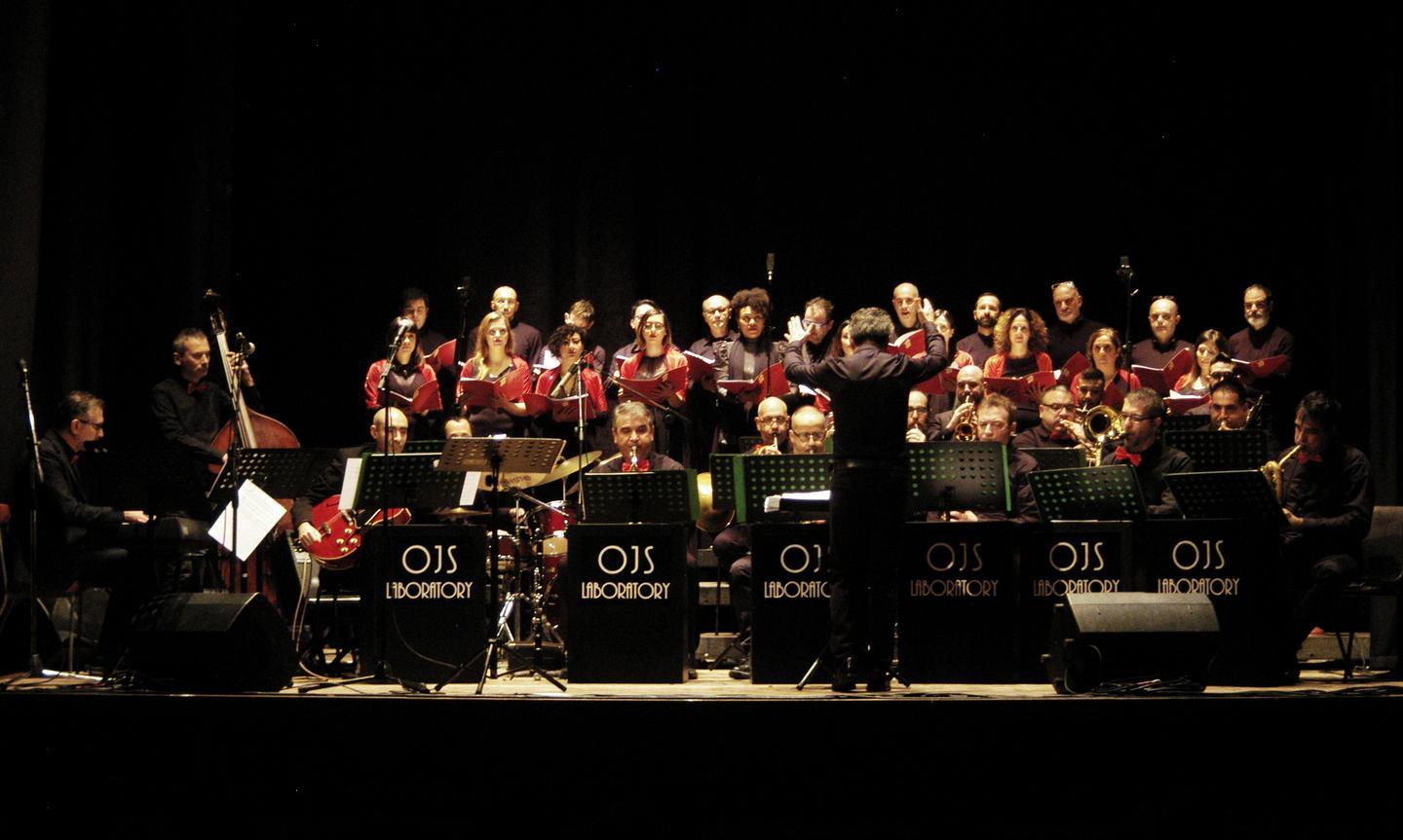 Il brindisi di Natale a ritmo di swing
