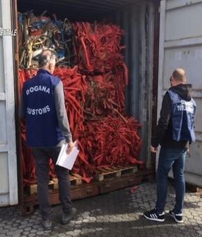Traffici illeciti di rifiuti: bloccato a Cagliari un container diretto in Turchia 