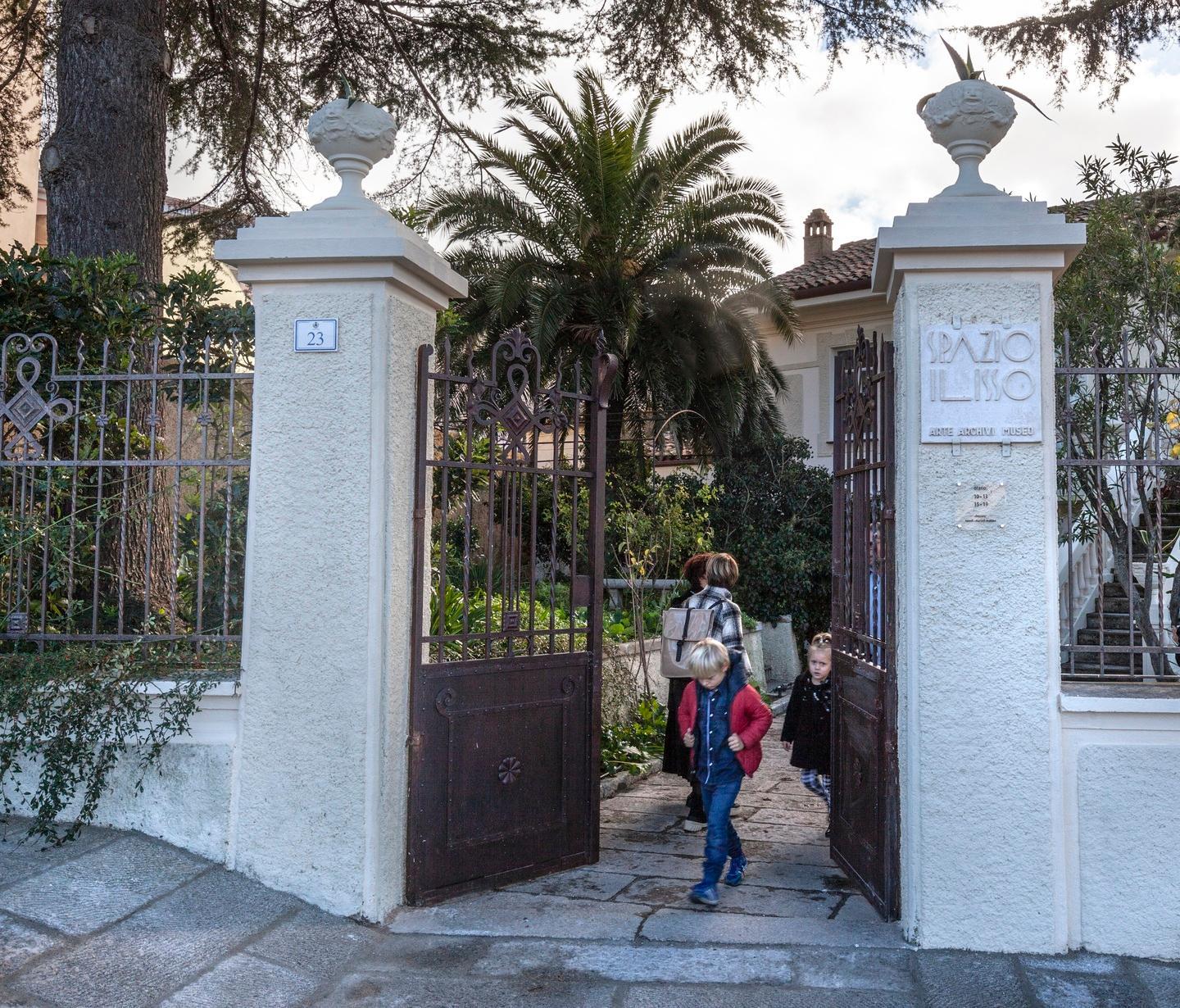 Foto, sculture, arte: la storia della nuorese Ilisso nella casa decò 