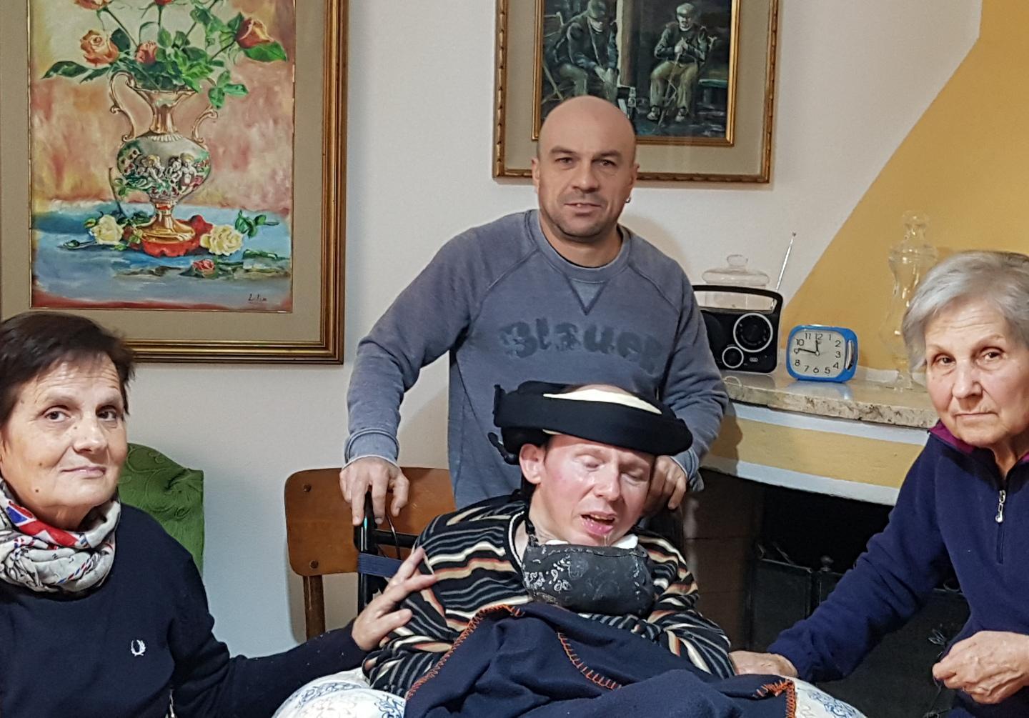 Oristano, sclerosi multipla: solidarietà è donare lettini e materassi