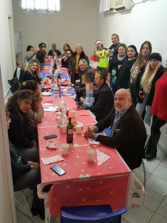 Allegria e solidarietà a tavola: «Così la vita diventa più bella» - Foto