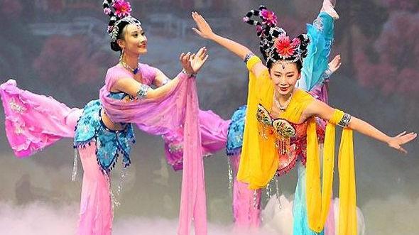 Da Eduardo ai danzatori cinesi: i grandi spettacoli in Toscana