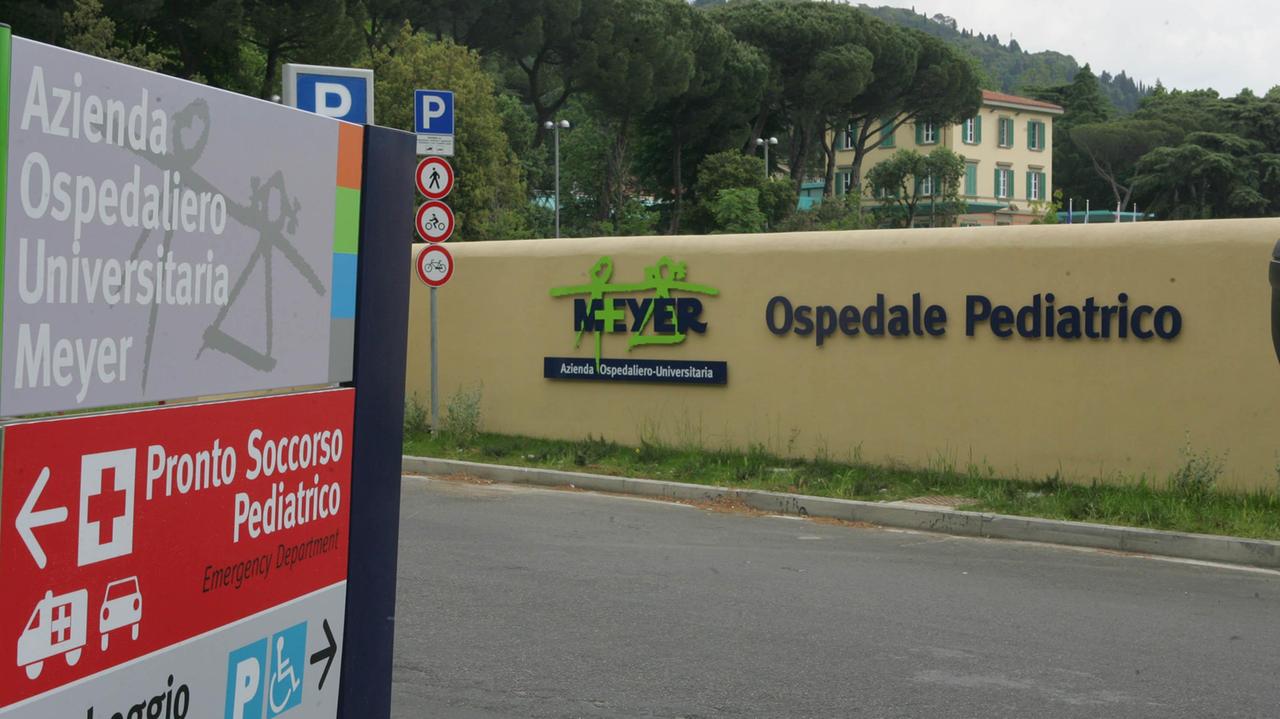 Meningite, ricoverato al Meyer ragazzino di 13 anni
