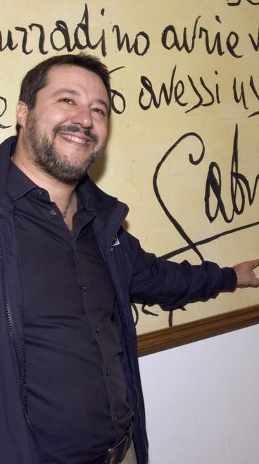 Salvini torna il 18 gennaio a Maranello: «Vestitevi di rosso» 