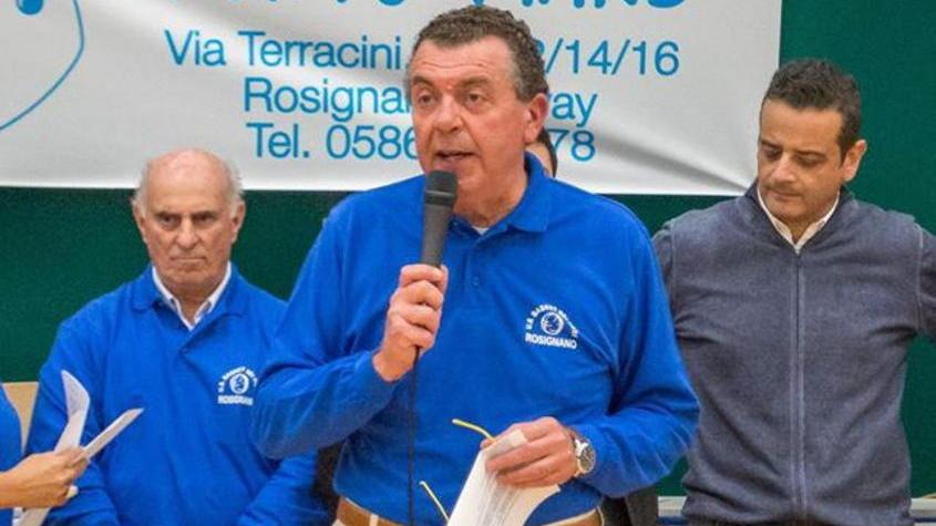 Al centro il presidente del Sei Rose Rosignano Andrea Bimbi