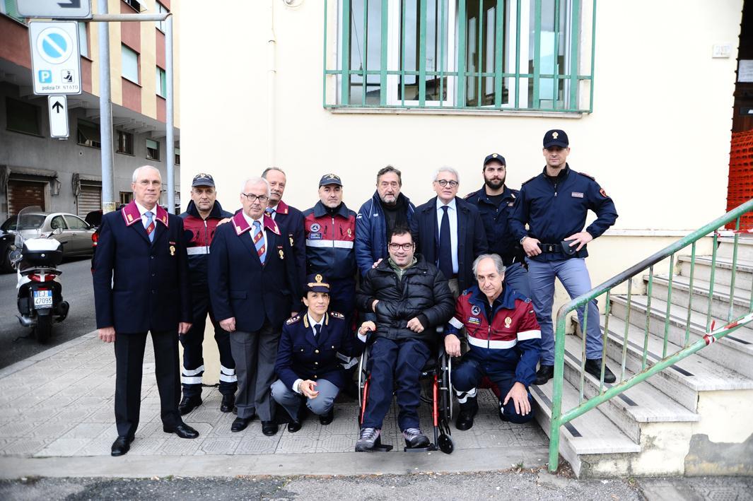E ora Luca fa parte della "squadra" come socio onorario della polizia di Stato