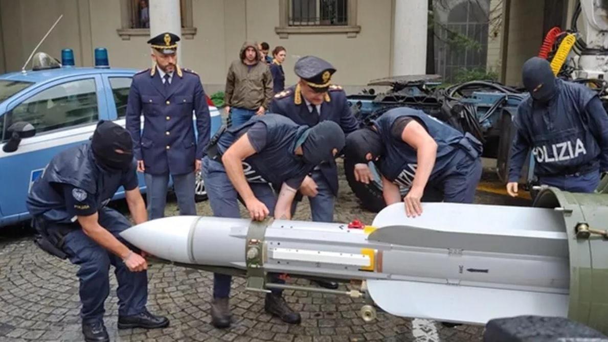 Il missile ritrovato a casa del neofascista Fabio Del Bergiolo che aveva armi anche nella sua casa toscana
