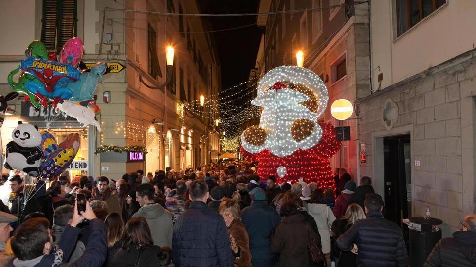 A Empoli le luci accendono anche il Natale dei commercianti: «Buon bilancio»
