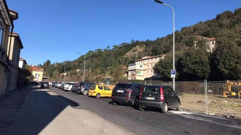 Via Tambura ad Aulla: sono pronti i parcheggi