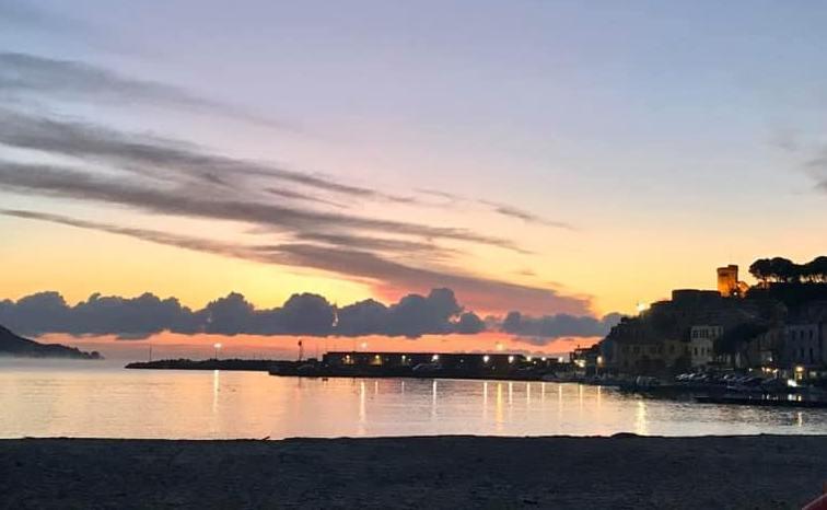 Un’alba da cartolina a Campo