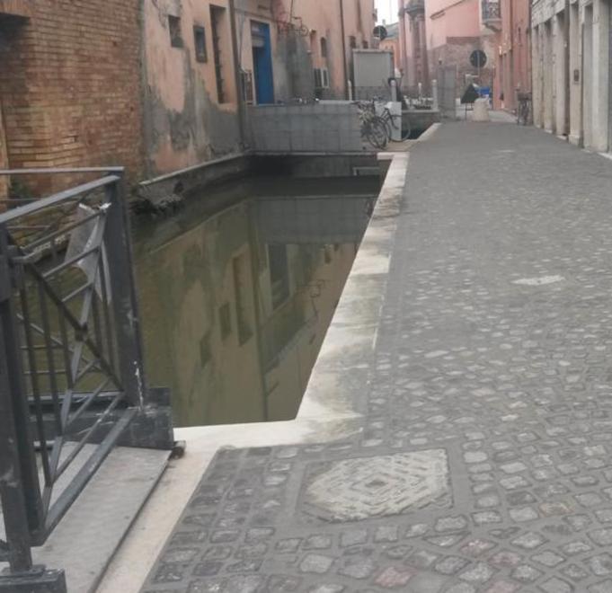 Sponda del canale Muratori rimessa in sicurezza 