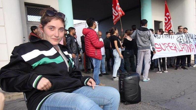 Protesta per il lavoro, multata di 4.000 euro: «A gennaio sciopero di nuovo»