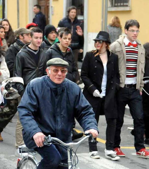 Don Raffaello, lo sgomento per le cave. «I nostri monti massacrati dall’uomo» 