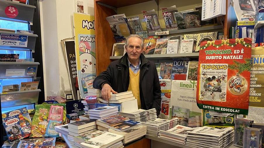Il centro di Carrara si svuota: chiude l’edicola di via Verdi. Era aperta da 96 anni