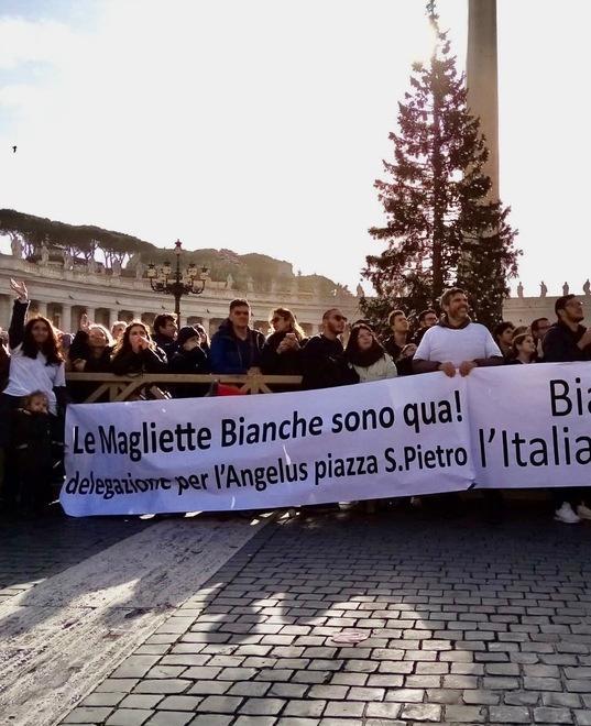 Le Magliette bianche contestano il vescovo sulla bioraffineria 