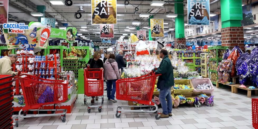 Con la family card sconti sulla spesa a chi non ha lavoro 