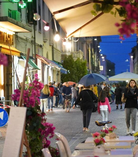 Corso Matteotti, “cuore” commerciale di Pontedera