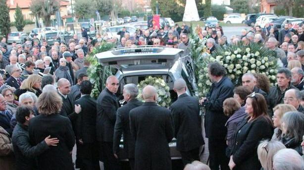 L’addio a D’Angiolo con l’Inno di Mameli
