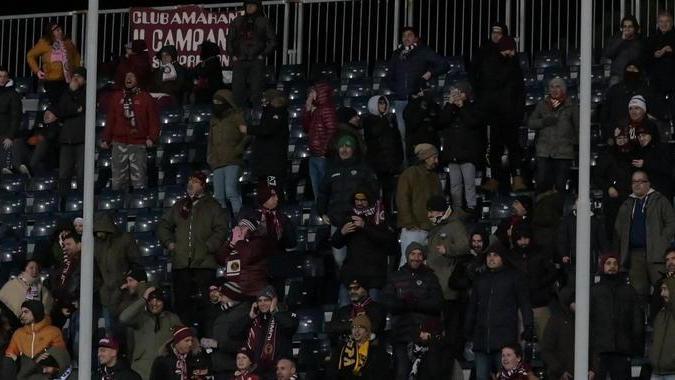 In 300 al Castellani: cori contro Mazzeo