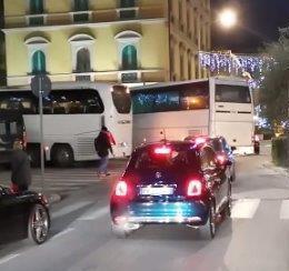 Traffico, caos e bus in centro S’infiamma il dibattito sulla Ztl