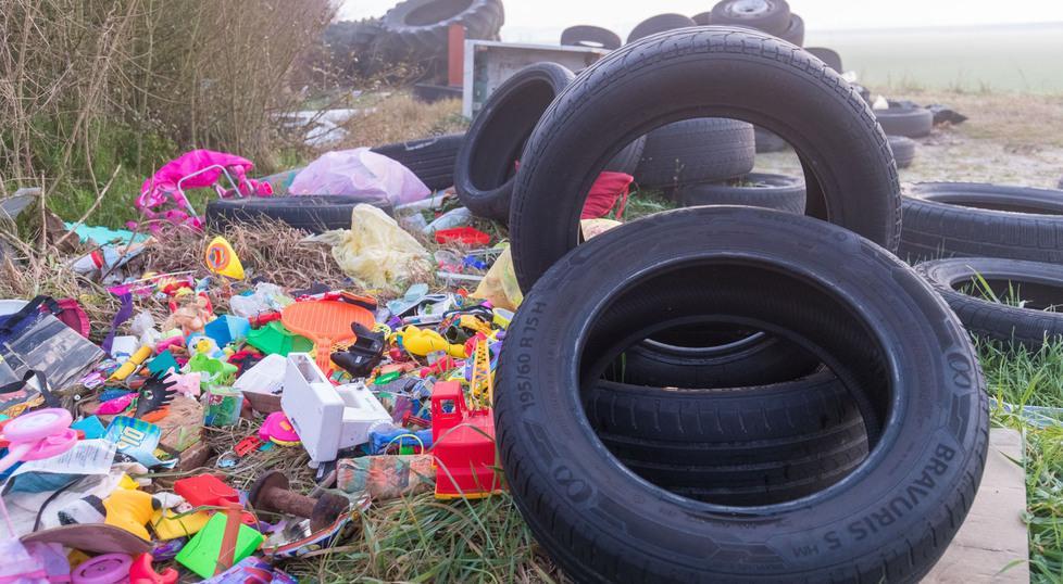 Discarica abbandonata Protesta dei cittadini