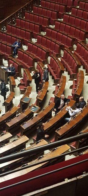 Un sistema parlamentare tradito dai tempi incerti 