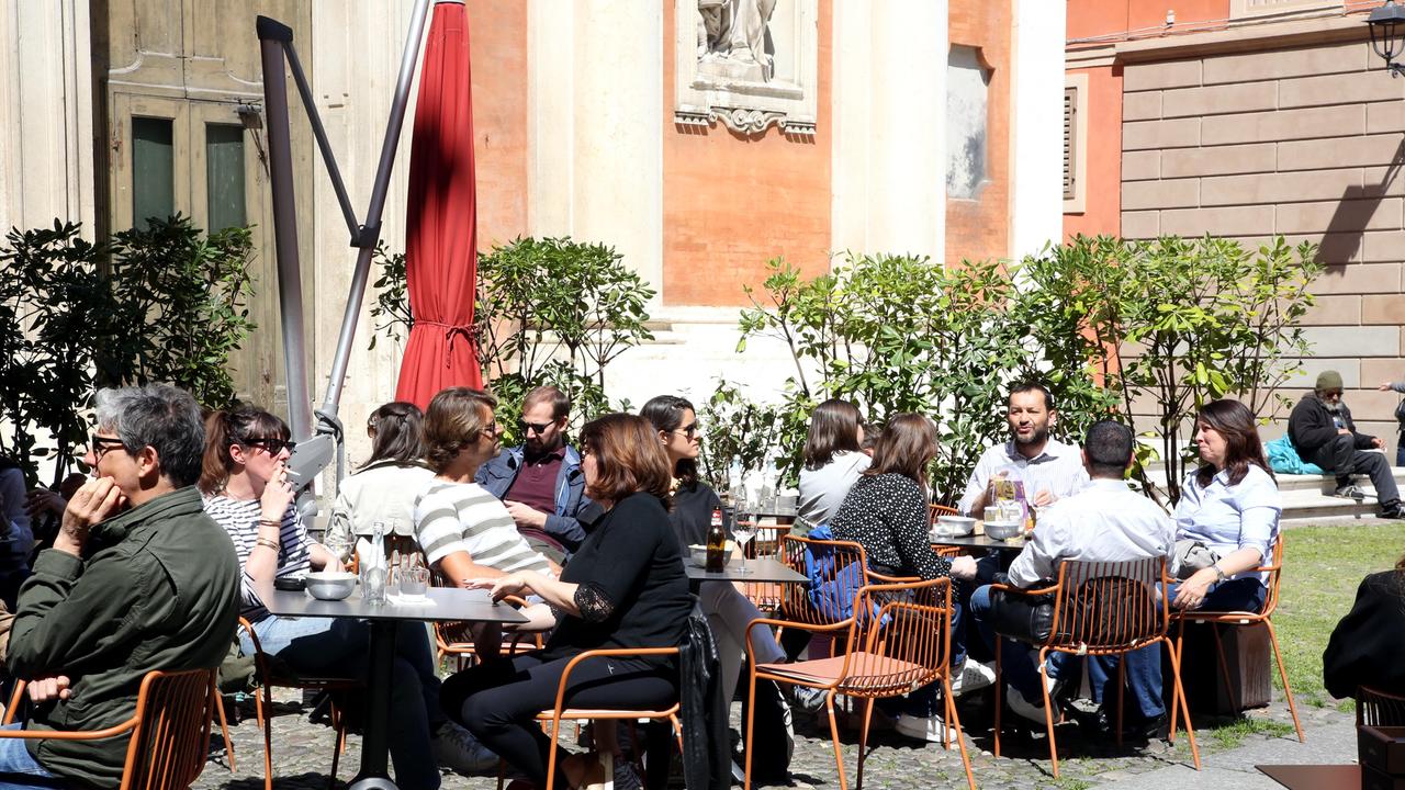 Per aiutare il commercio via la Cosap sui dehors