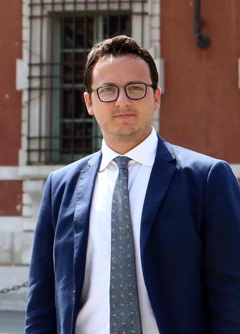 Il carrozzone che deve cambiare