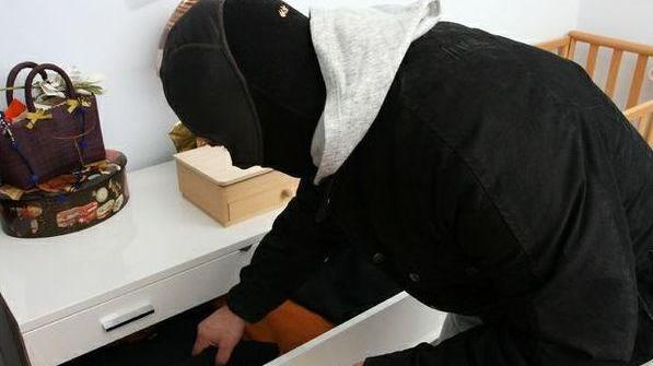 Ladri scatenati in casa, emergenza a Montedivalli