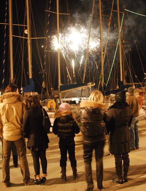 La discoteca in piazza e i fuochi d’artificio, la festa è a Portoferraio 