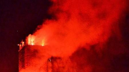 Sestola fa il pienone Concerti e poi lo show “Brucia la Rocca”