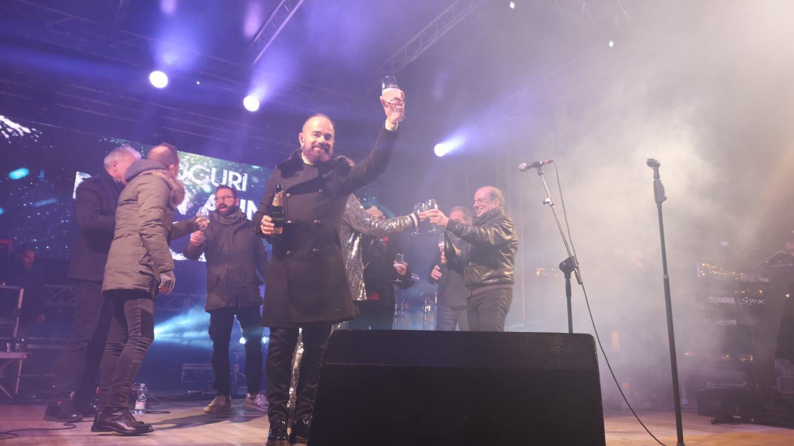 I Tazenda sul palco in piazza d'Italia a Sassari (foto Mauro Chessa)