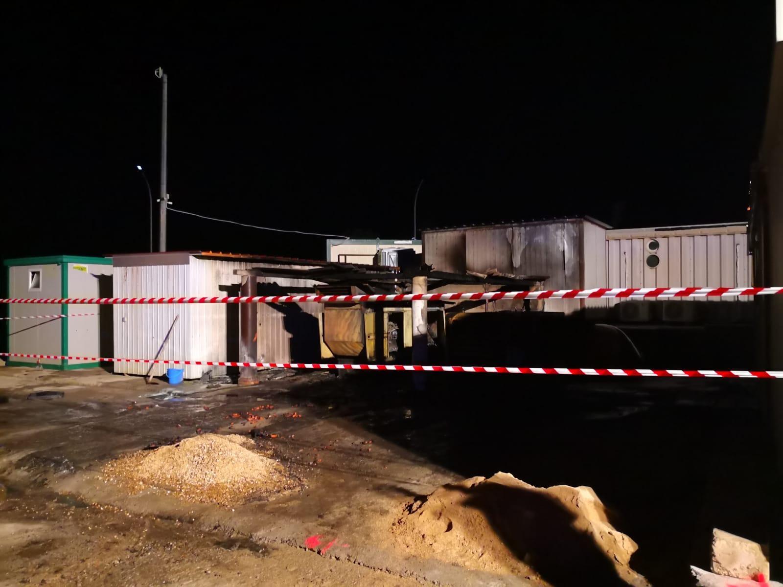 Incendio doloso distrugge i gruppi elettrogeni della Geco Magomadas