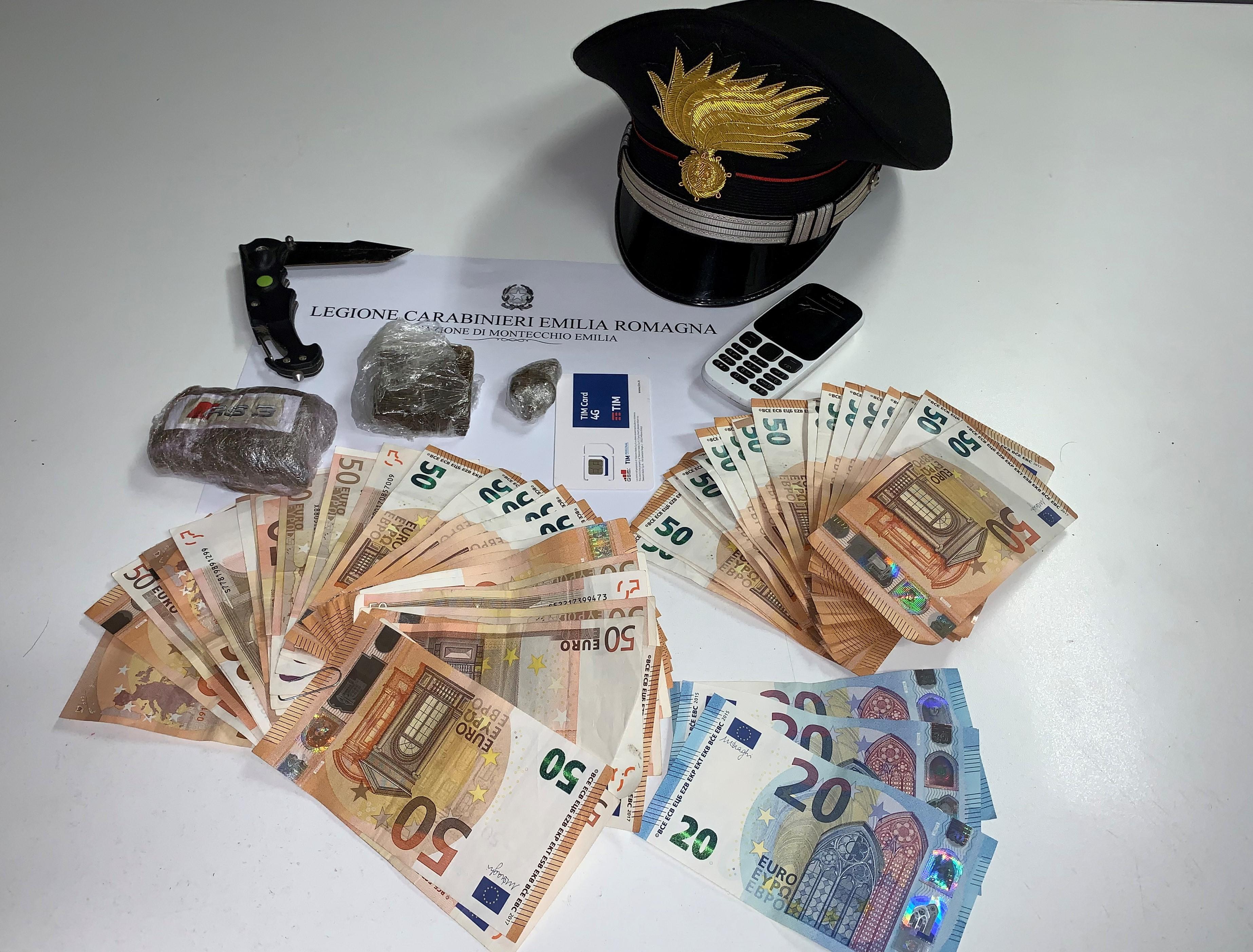 Quanto sequestrato all'uomo dai carabinieri