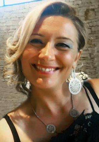 Infermiera muore a 39 anni di malattia Lascia due figlie una di soli 9 mesi 