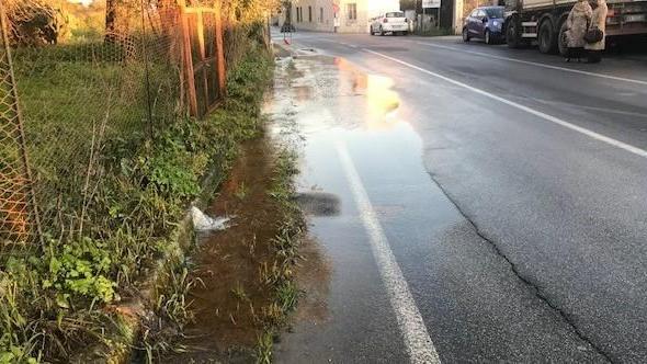Acqua lungo via di Valdicastello