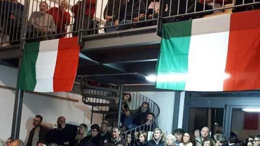 Premiati i diplomati e i laureati del paese