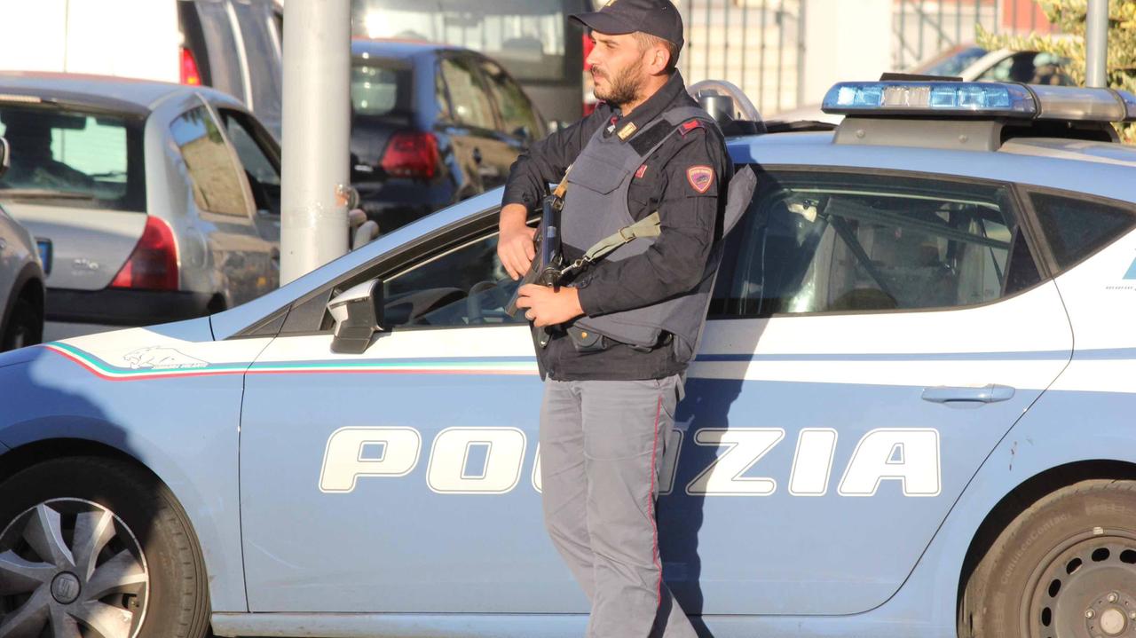 Una Volante della polizia (foto archivio)