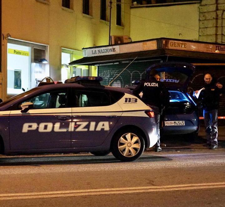 Dà in escandescenze alle Poste per il conto in tilt: arriva la polizia