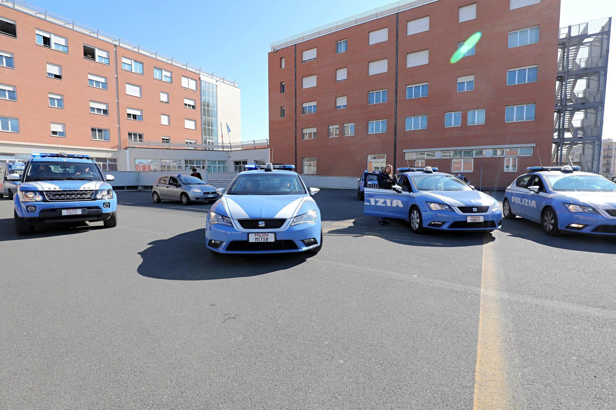 Volanti della polizia di Stato (foto d'archivio)