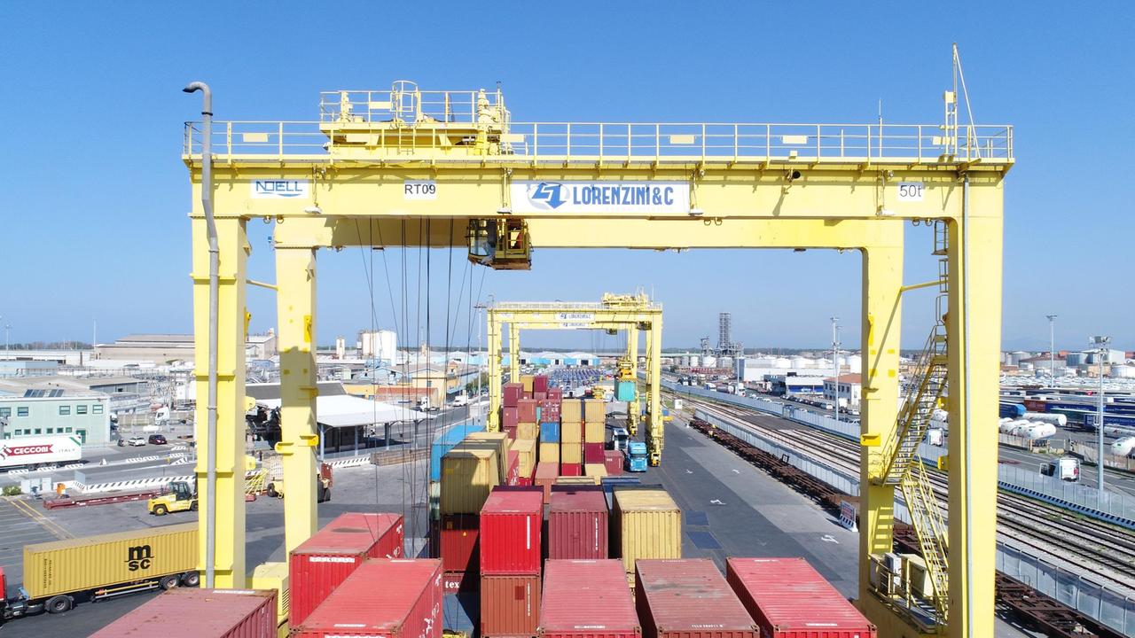 Il terminal portuale livornese dove è avvenuto l'infortunio
