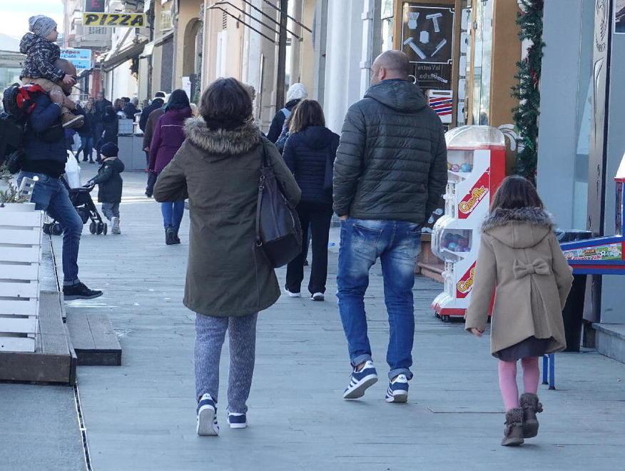 I vigili vanno a caccia dei furbetti dei saldi: domani il via ufficiale, controlli già iniziati 