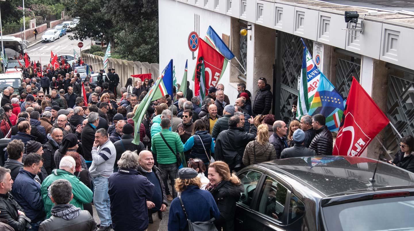 Il commissario di Forestas: "Precari stabilizzati entro il primo febbraio"
