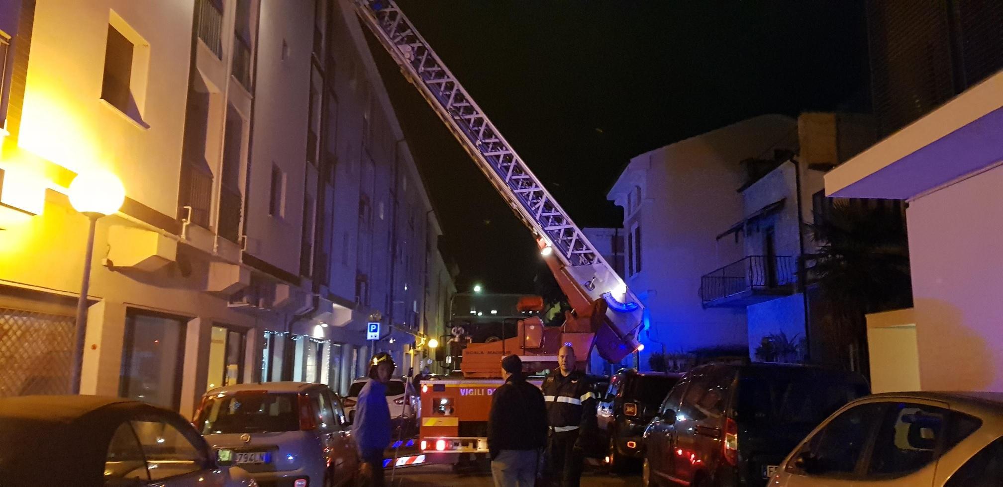 Trovato morto in casa a 35 anni