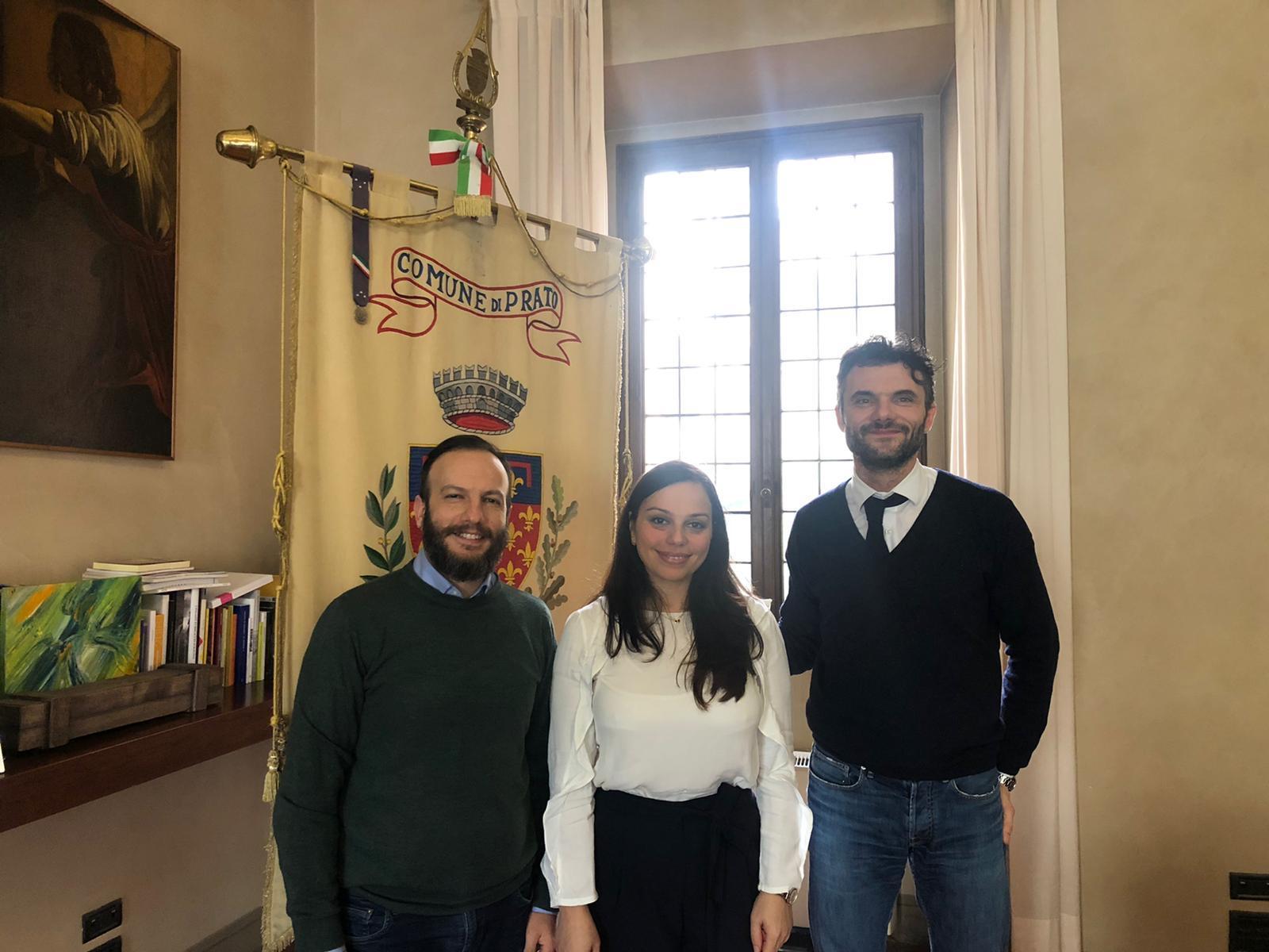 Antonella Fioravanti insieme al sindaco Biffoni e al presidente del consiglio comunale Gabriele Alberti